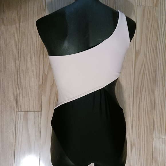 Womens cut out one piece one shoulder Pink and black Swimsuit - Picture 3 of 3